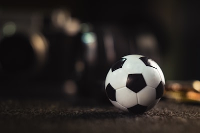 متى قرعة نصف نهائي دوري أبطال أوروبا؟